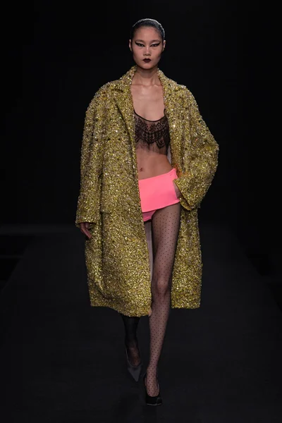 Look 75